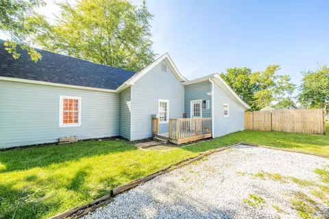2008 N D St, Elwood, IN 46036