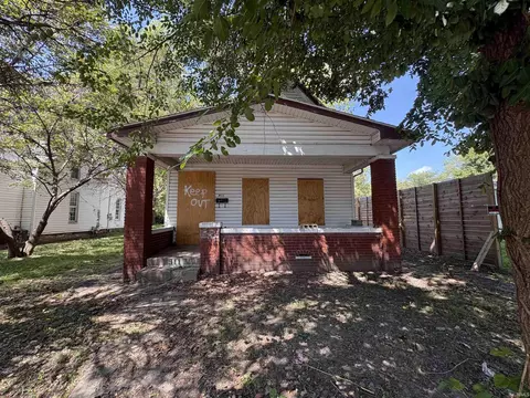 911 Line St, Evansville, IN 47713