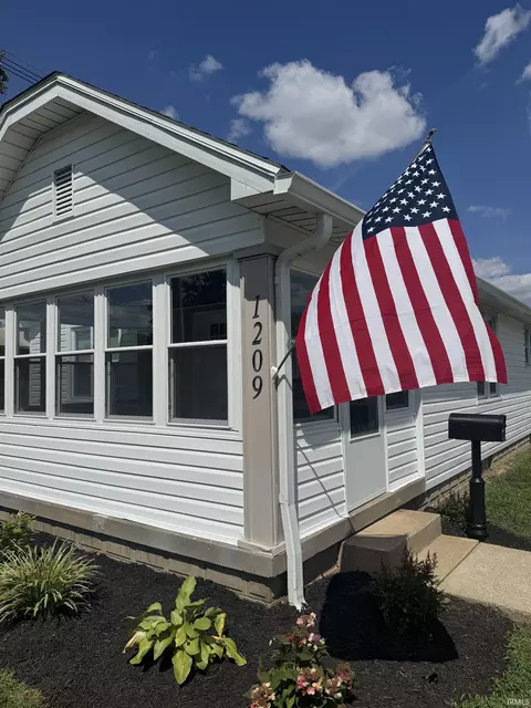 1209 N Boeke Rd, Evansville, IN 47711