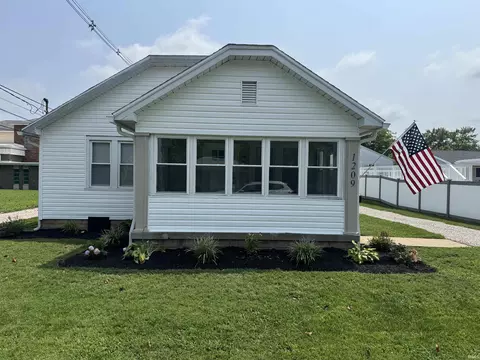 1209 N Boeke Rd, Evansville, IN 47711
