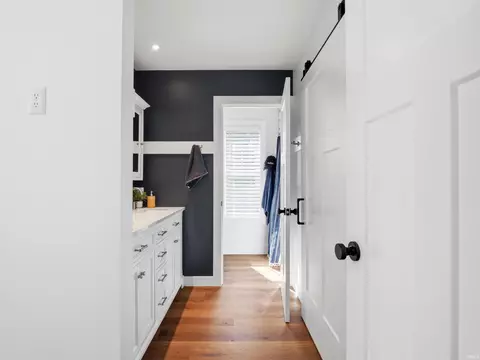 Entry Way - 6031 E Pickwick Rd, Syracuse, IN 46567 photo 5 of 5