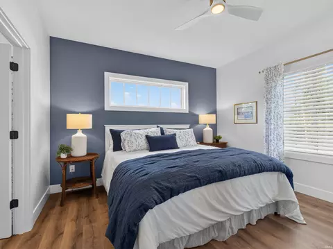 Bedroom - 6031 E Pickwick Rd, Syracuse, IN 46567 photo 1 of 8