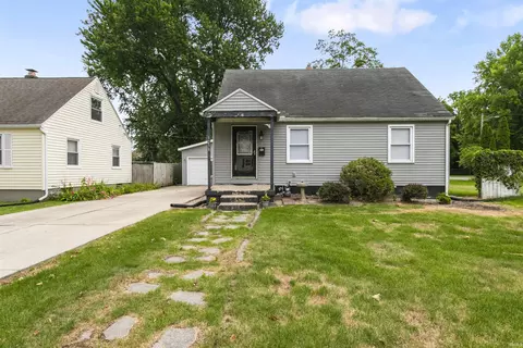 1238 Academy Pl, South Bend, IN 46616