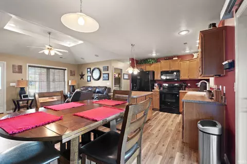 Dining - 1448 Dexter Ct, Jasper, IN 47546 photo 2 of 2