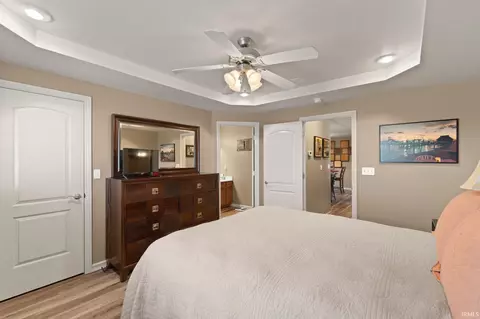 Bedroom - 1448 Dexter Ct, Jasper, IN 47546 photo 3 of 7