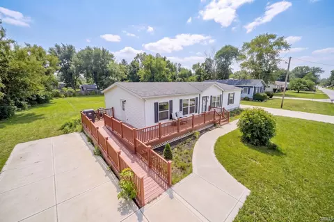 2305 E Delta Dr, Muncie, IN 47303