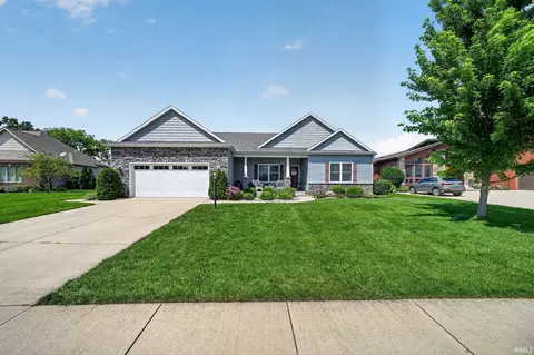 1416 Vistula Landing Dr, Osceola, IN 46561