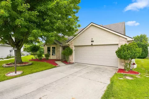 1310 Canal Ridge Dr, New Haven, IN 46774