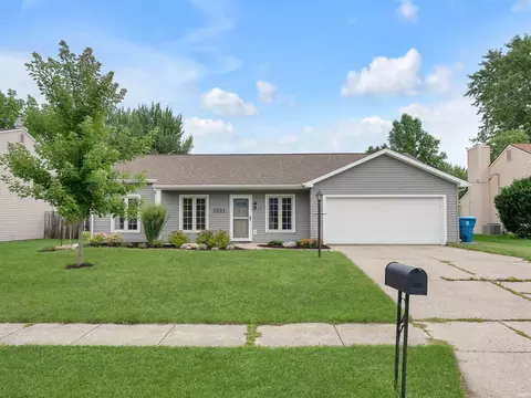 1821 Greenstone Dr, New Haven, IN 46774
