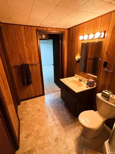 Bath - 1517 Elliston Dr, Bloomington, IN 47401 photo 8 of 8