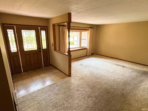 Living - 1517 Elliston Dr, Bloomington, IN 47401 photo 1 of 6
