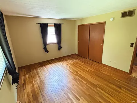 Bedroom - 1517 Elliston Dr, Bloomington, IN 47401 photo 2 of 9