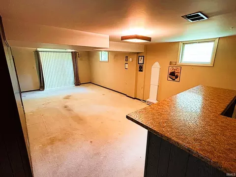 Living - 1517 Elliston Dr, Bloomington, IN 47401 photo 6 of 6