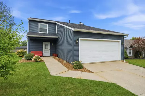2115 Cortez Dr, Kendallville, IN 46755