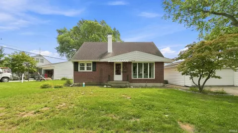 1328 N Park Dr, New Haven, IN 46774