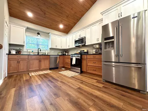 Kitchen - 1115 Lafayette Ave, Oolitic, IN 47451 photo 2 of 5
