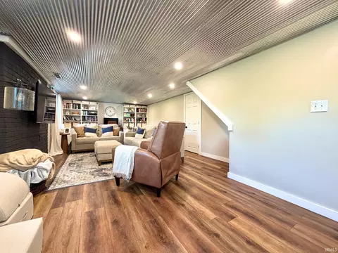 Living - 1115 Lafayette Ave, Oolitic, IN 47451 photo 7 of 10