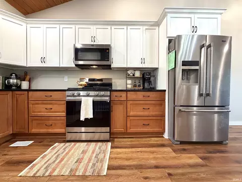 Kitchen - 1115 Lafayette Ave, Oolitic, IN 47451 photo 3 of 5