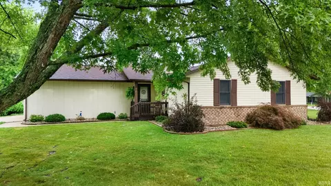 701 Bluffview Dr, Angola, IN 46703