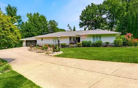 300 Stonegate Rd, Evansville, IN 47711