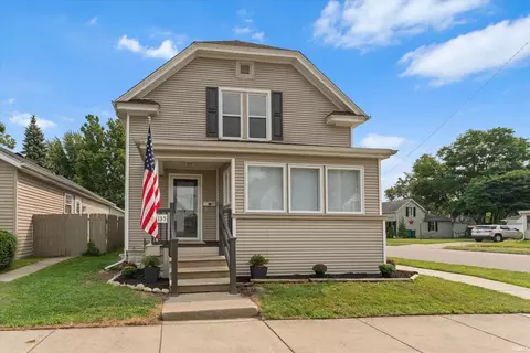 135 W Broadway St, Mishawaka, IN 46545