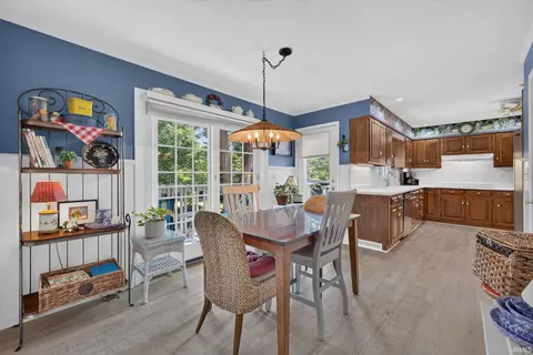 Dining - 306 E Oliver Dr, Bloomington, IN 47408 photo 2 of 2