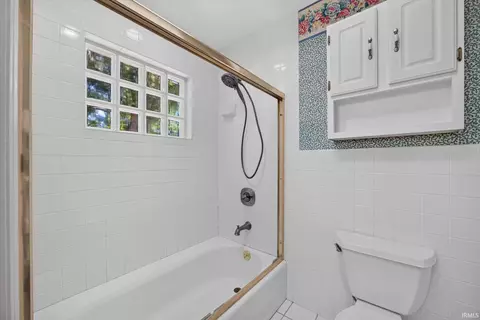 Bath - 306 E Oliver Dr, Bloomington, IN 47408 photo 2 of 4