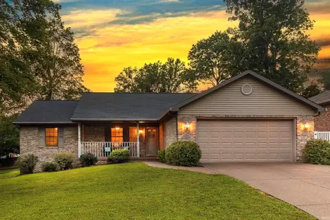 1434 Sandalwood Ct, Evansville, IN 47720