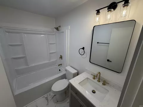 Bath - 405 Dean St, Mitchell, IN 47446 photo 1 of 1