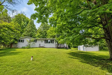 18430 Queen Rd, Culver, IN 46511