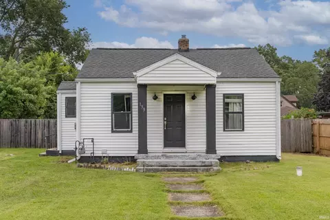 133 E Willow Dr, South Bend, IN 46637