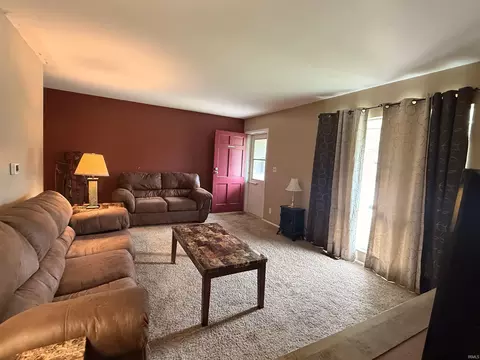 Living - 2504 Kickapoo Dr, Lafayette, IN 47909 photo 3 of 4