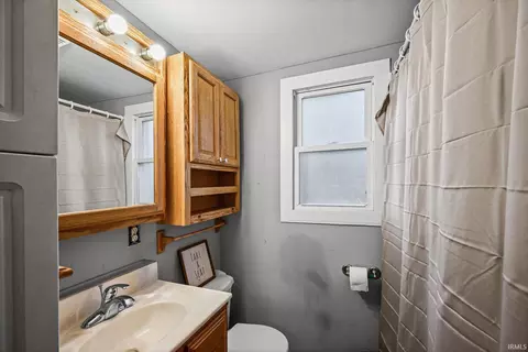 Bath - 607 E Walnut St, Chalmers, IN 47929 photo 1 of 1