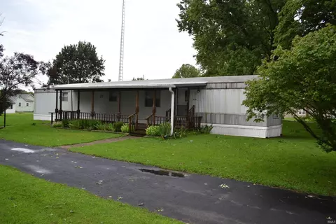504 S Washington St, Burnettsville, IN 47926