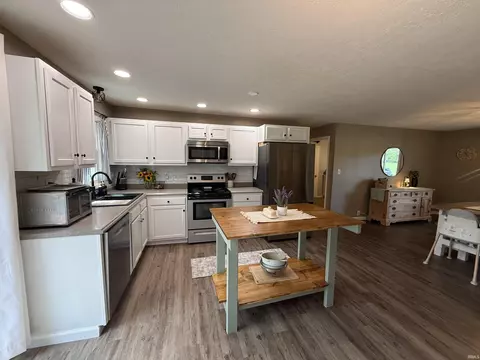 Kitchen - 1627 S Meridian Rd, Mitchell, IN 47446 photo 5 of 6