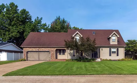 641 Woodbriar Ct, Evansville, IN 47715