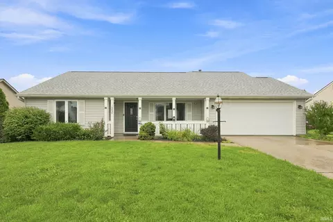12832 Country Shoal Ln, Grabill, IN 46741