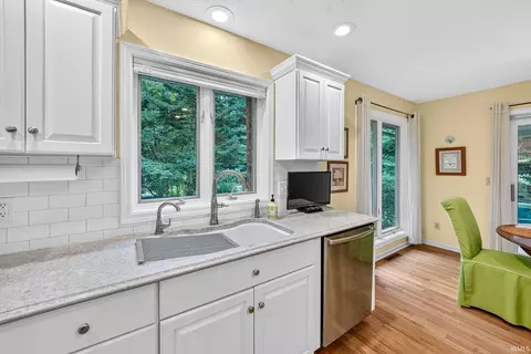 Kitchen - 51973 Fall Creek Dr, Granger, IN 46530 photo 6 of 6