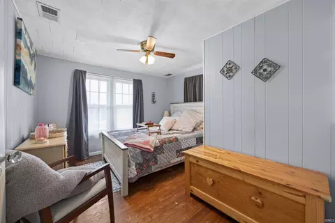 Bedroom - 215 S 8th St, Mitchell, IN 47446 photo 5 of 8