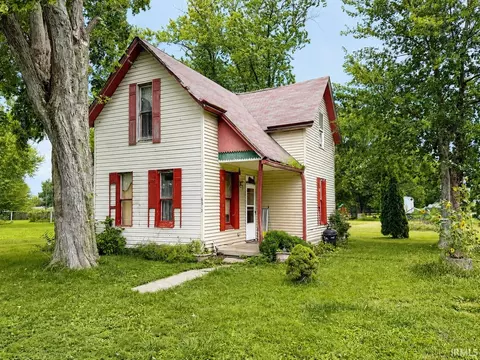 8912 Oak St, Frankfort, IN 46041