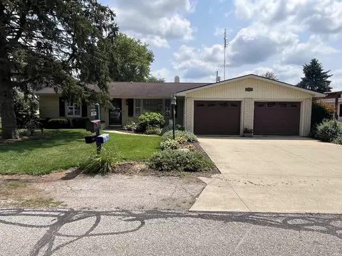 1401 Westchester Dr, North Manchester, IN 46962