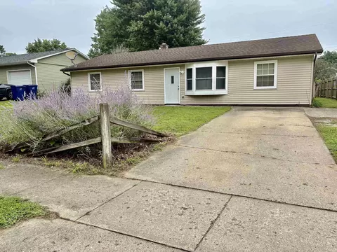 56648 Norman Ct, Elkhart, IN 46516