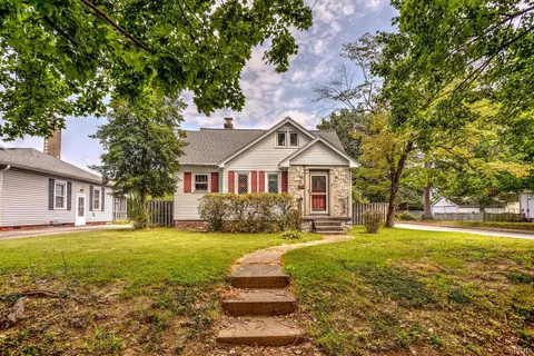 916 S Villa Dr, Evansville, IN 47714