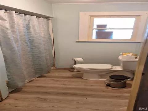 Bath - 504 E Wiley Ave, Bluffton, IN 46714 photo 1 of 1