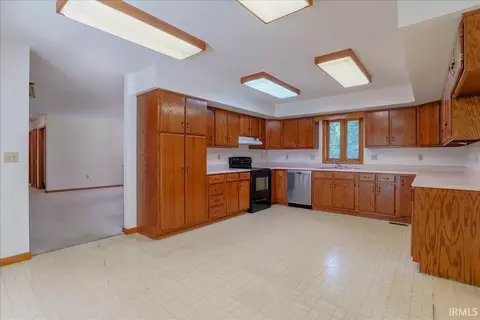 Kitchen - 1751 Spice Valley Rd, Mitchell, IN 47446 photo 2 of 3