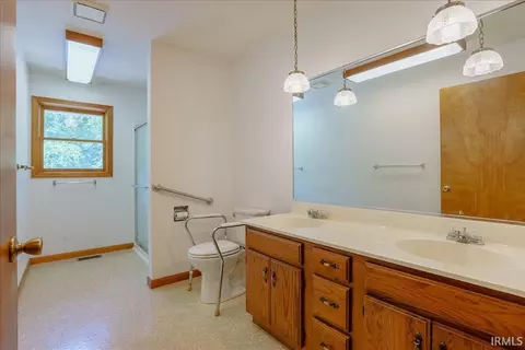 Bath - 1751 Spice Valley Rd, Mitchell, IN 47446 photo 1 of 2