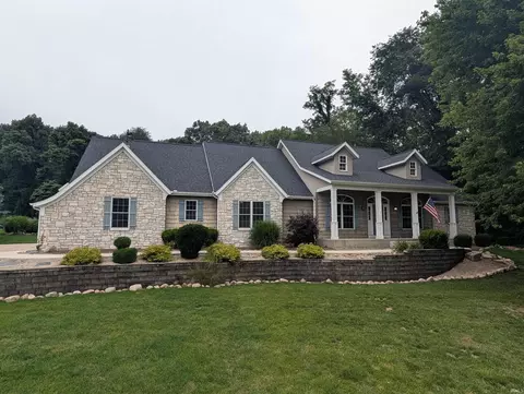 55755 Little Creek Ln, Middlebury, IN 46540