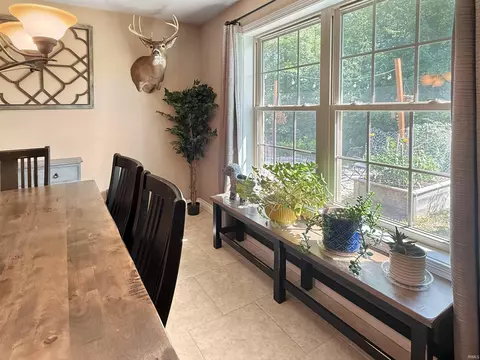 Dining - 1453 Summit St, Jasper, IN 47546 photo 2 of 3
