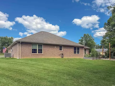 Exterior - 1453 Summit St, Jasper, IN 47546 photo 6 of 12