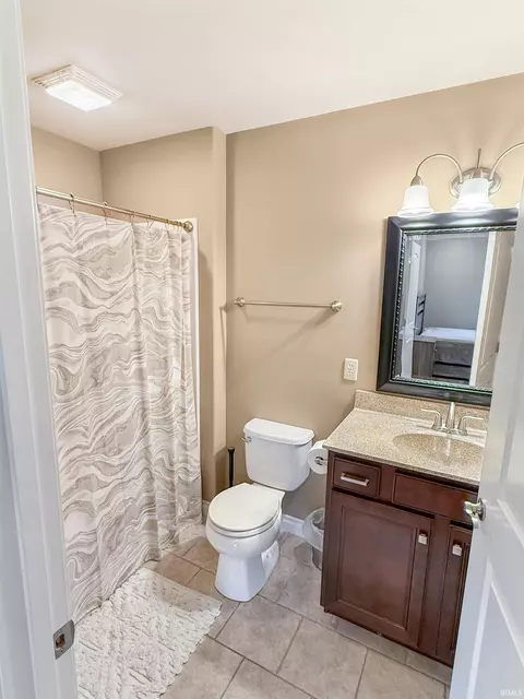 Bath - 1453 Summit St, Jasper, IN 47546 photo 3 of 3